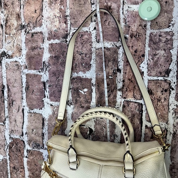 Aimee Kestenberg Satchel Crossbody Bag Ivory Leather Gold Hardware Pocketbook - Picture 7 of 16